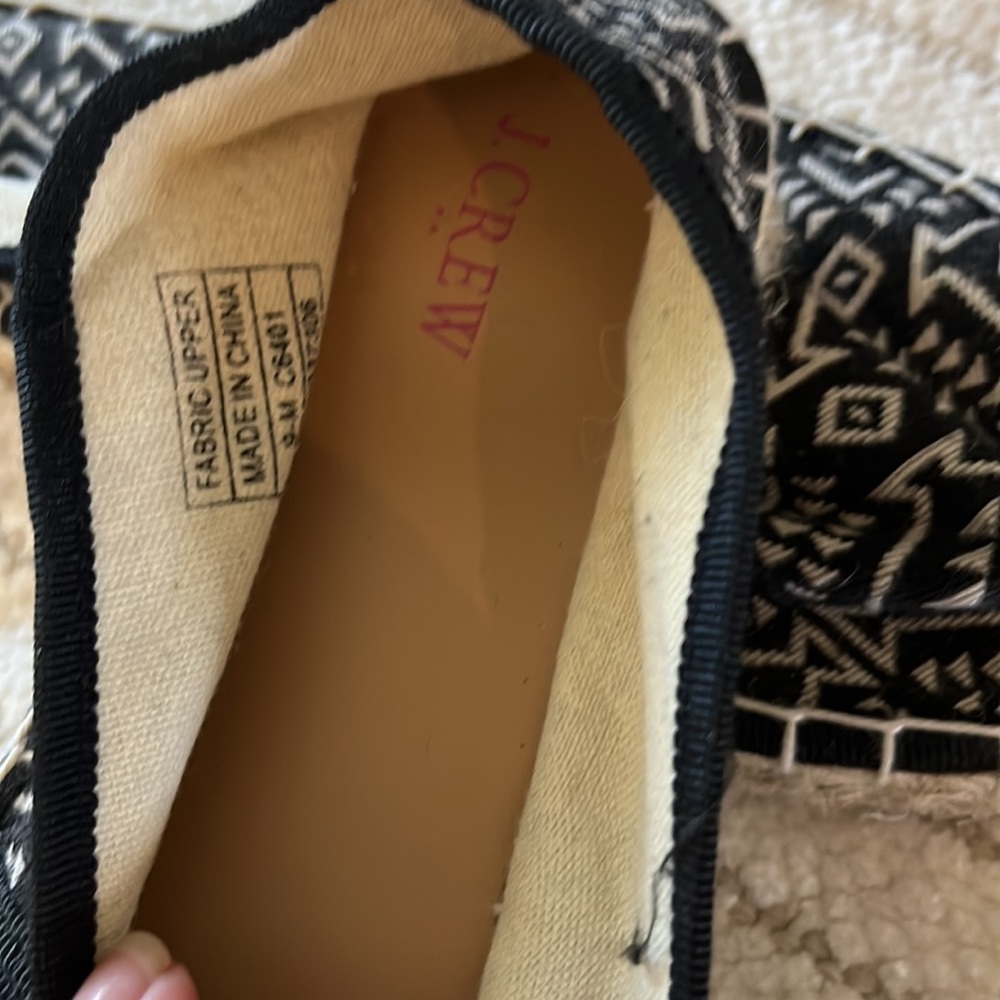 Cute slip ons - Picture 3 of 4